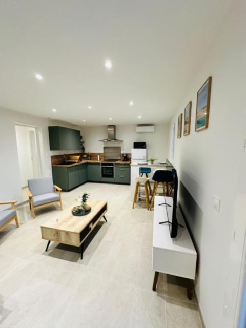 Joli Dans Nicoise Sur Les Collines *