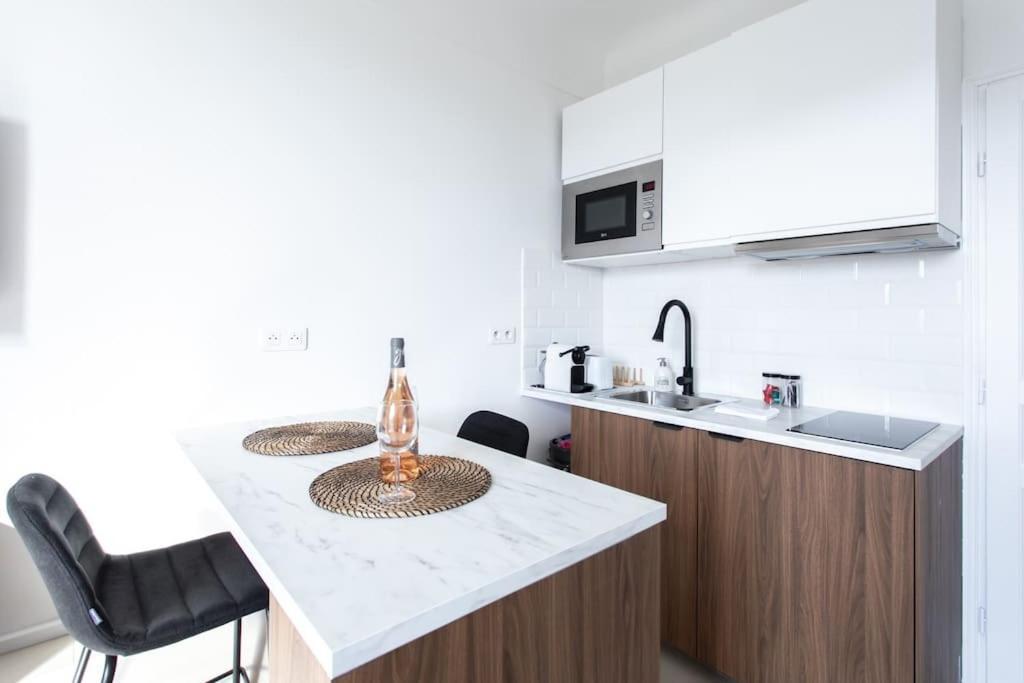 L33 2p Jean Medecin Centrale/ 2 Balcony & Ac Appartement Nice
