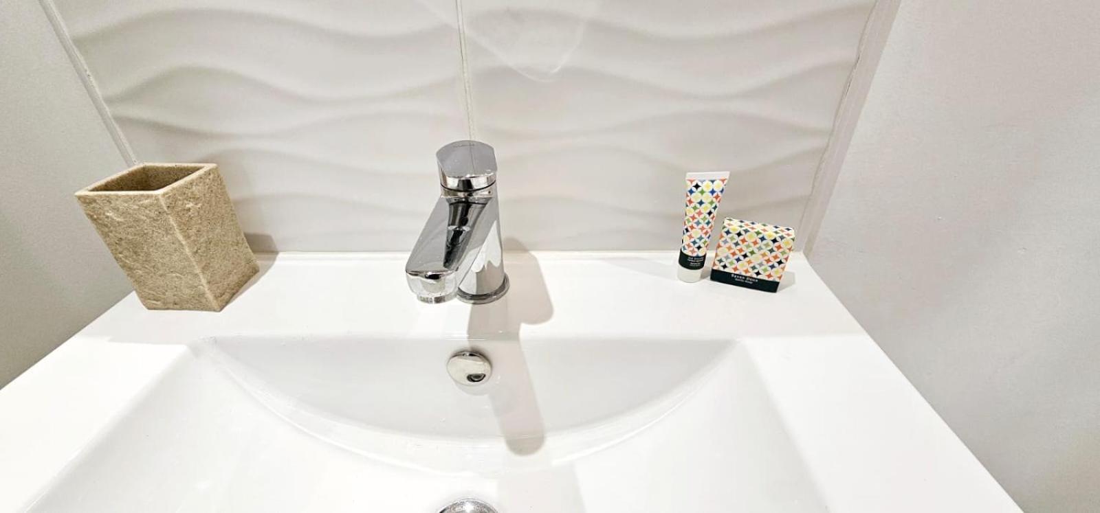Le Virenque Apartment *