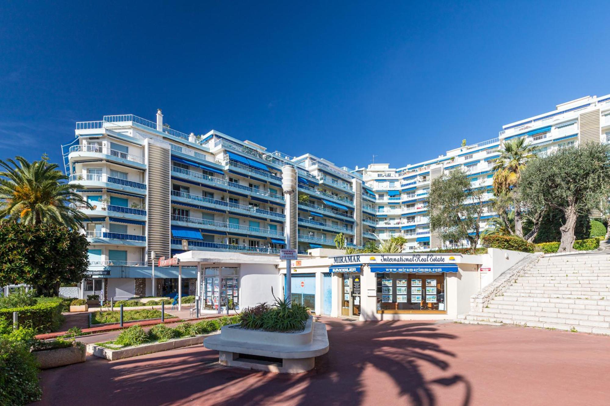 Franck Pilatte - Parking, Wifi, Ac, 3pers Apartamento *