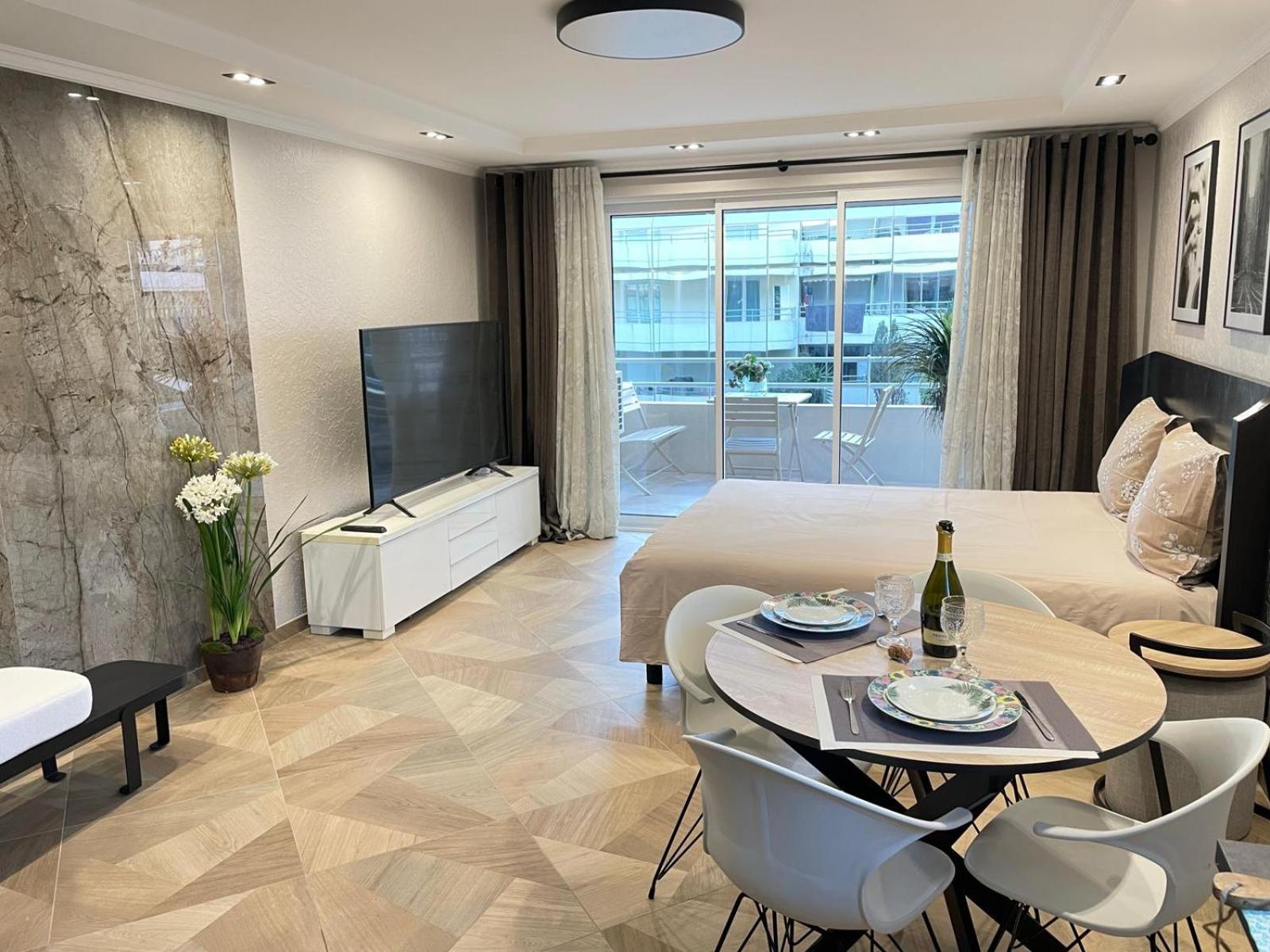 Sur La Promenade Des Avec Vue Originale A 40 M De La Apartment