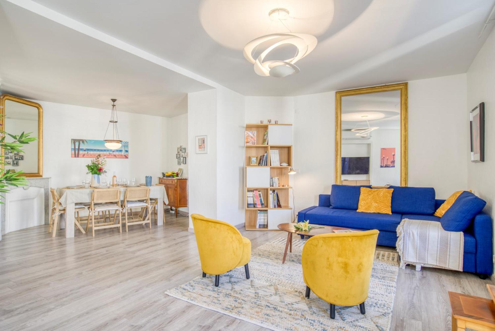 Sublime, Modern, Balconies, A/c, Refurbished Apartment *