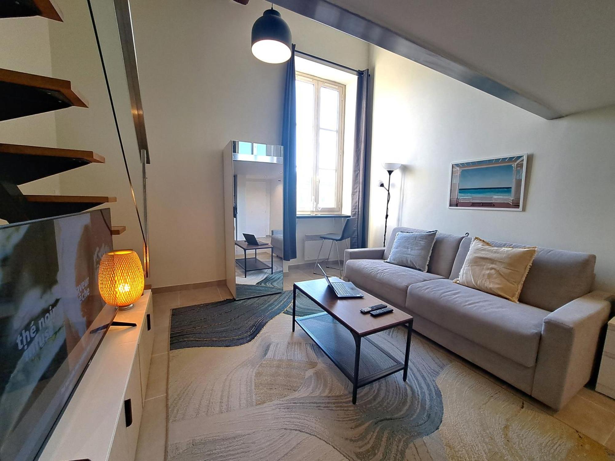 Massena Square View 2 Min To The & The Old Town Apartment Nice