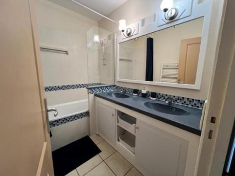 Seaside Pool And Tennis