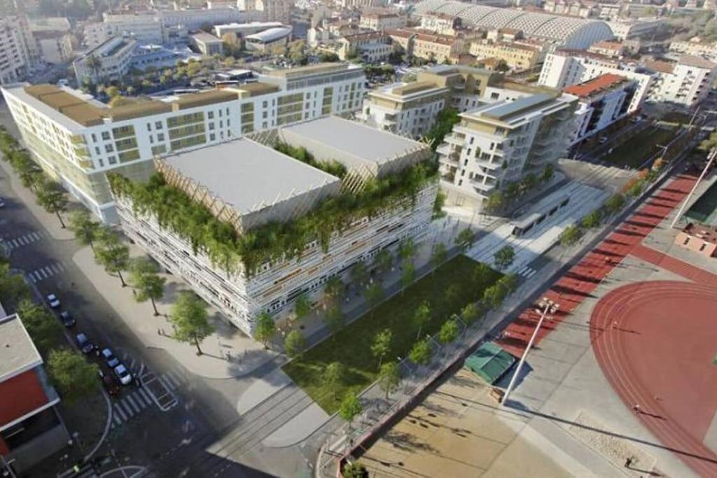 Avec Balcon Et Parking Prive