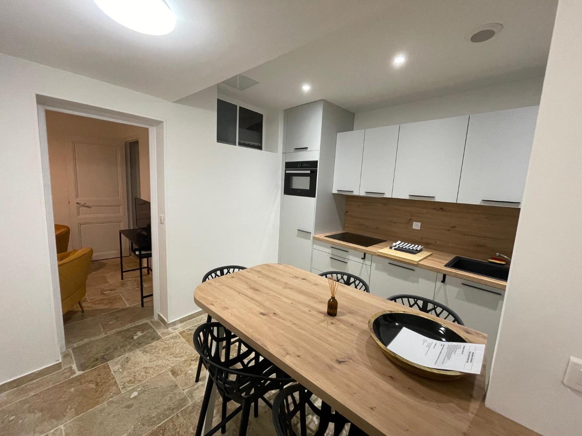 Vieux-nice 3 Pieces Confortable Et Calme *