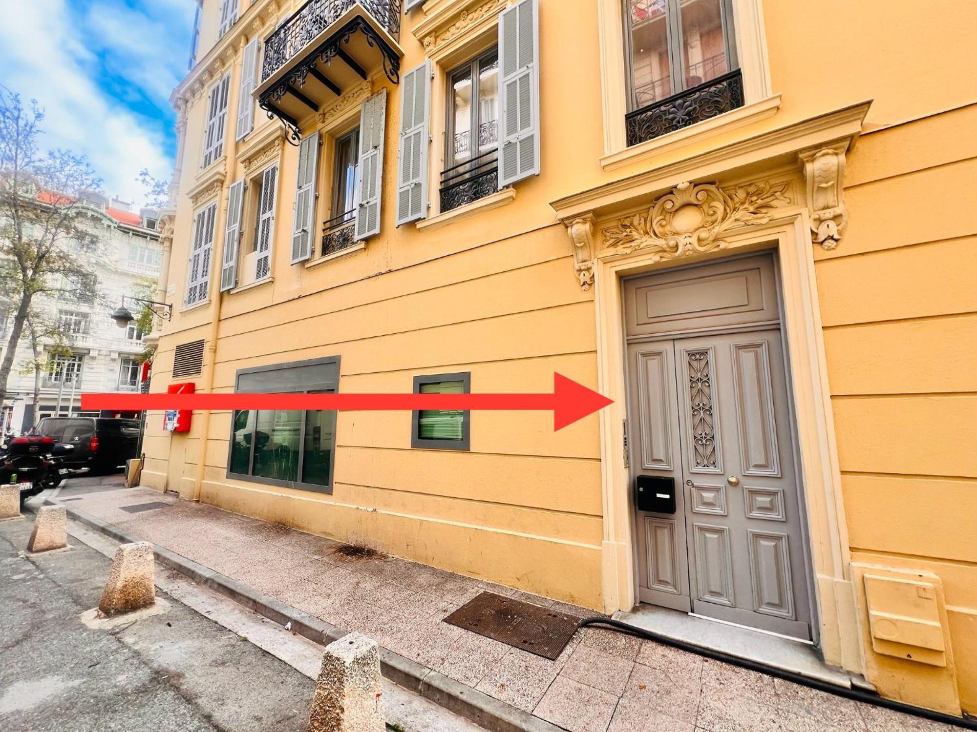 Malaussena - Reception 24&7 - Center Liberation Apartment