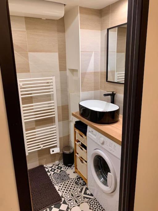 Tzarewitch Studio 10min Promenade & Gare Apartment