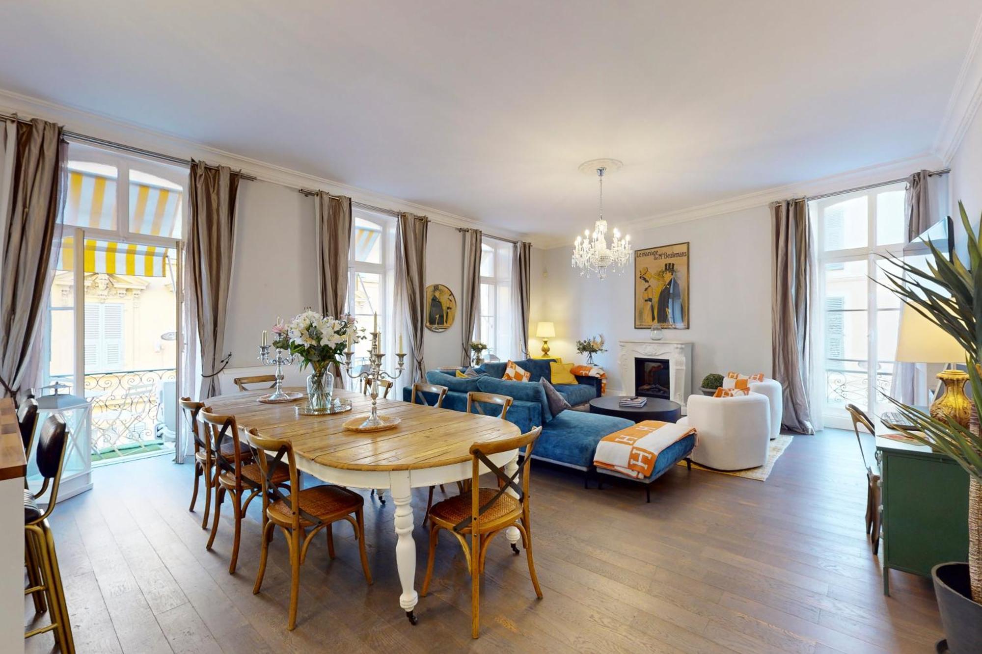 Silver Five Stars House Nice