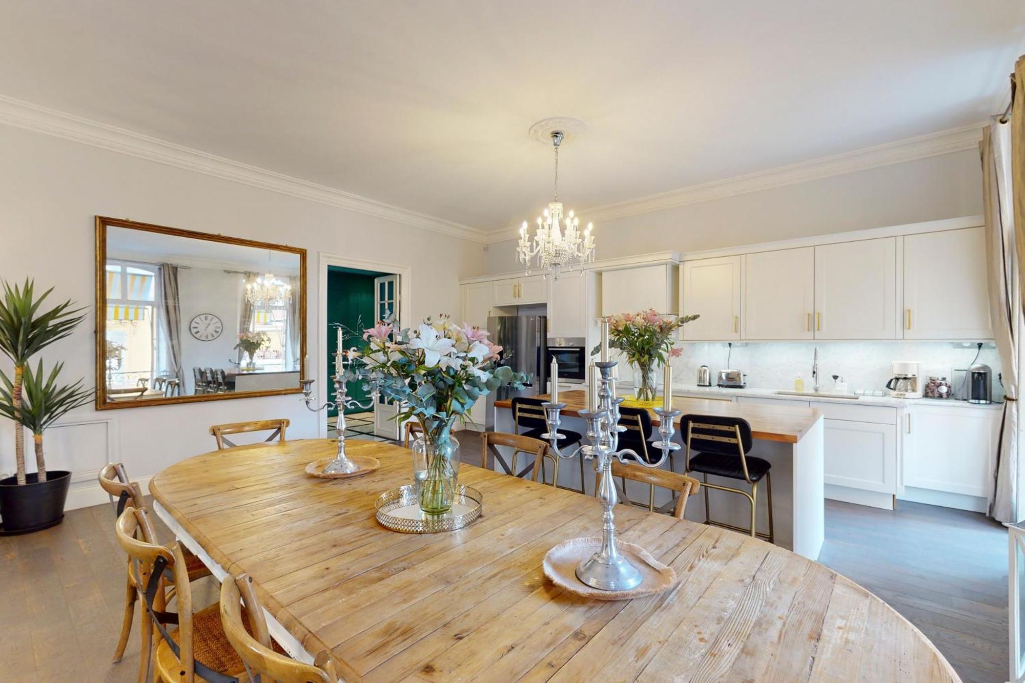 Silver Five Stars House * Nice