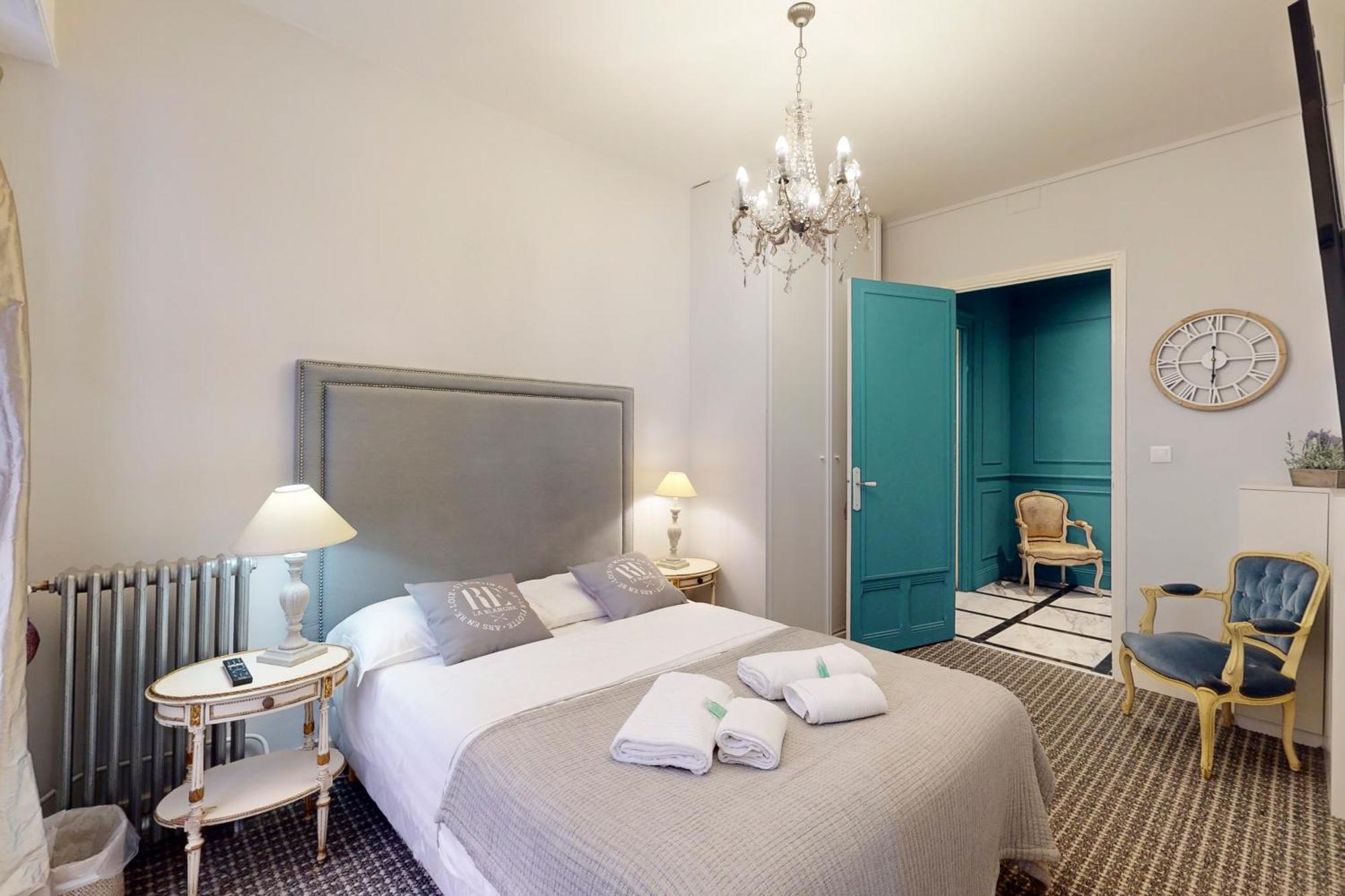 Silver Five Stars House *