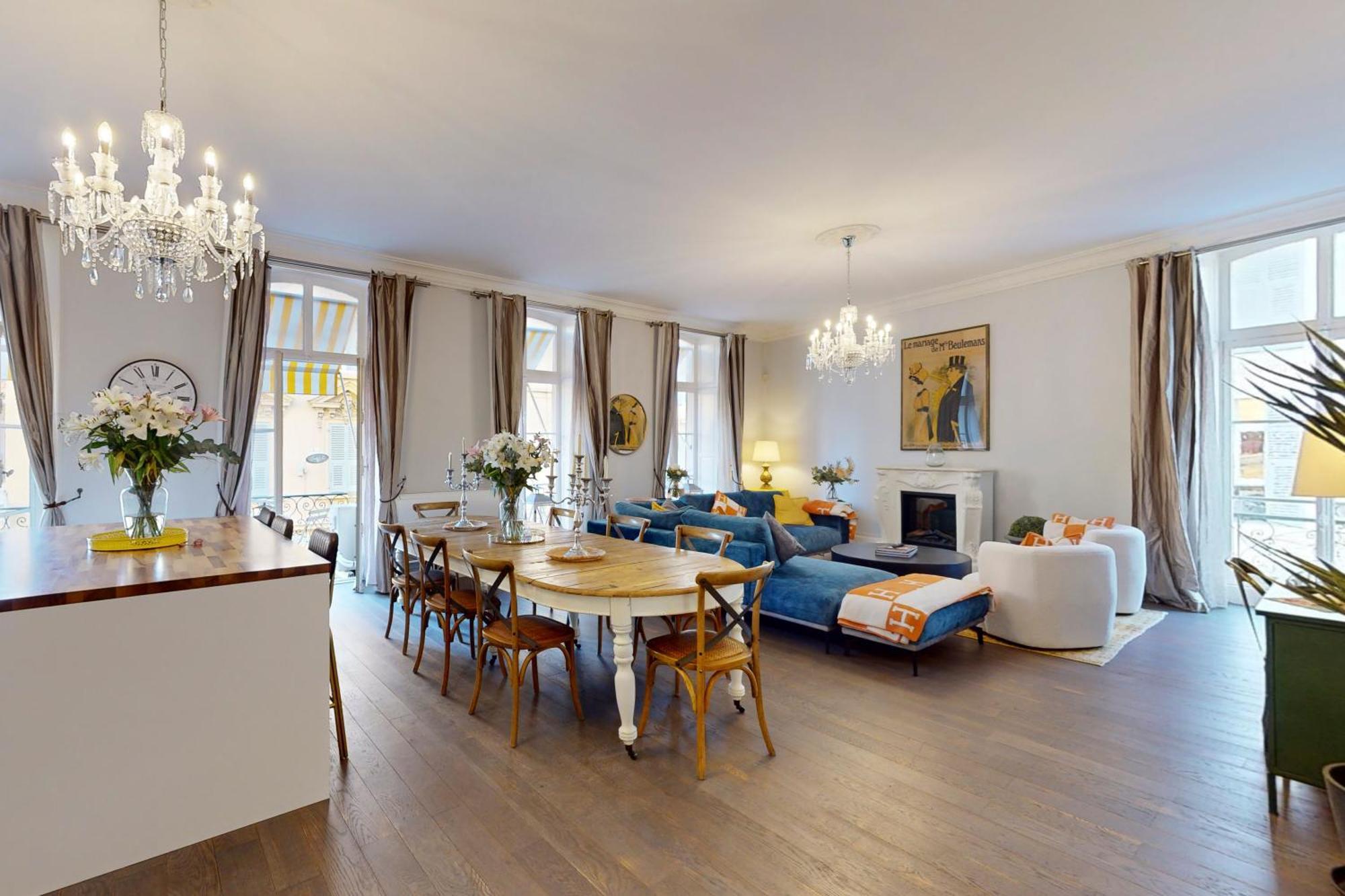 Silver Five Stars House Nice