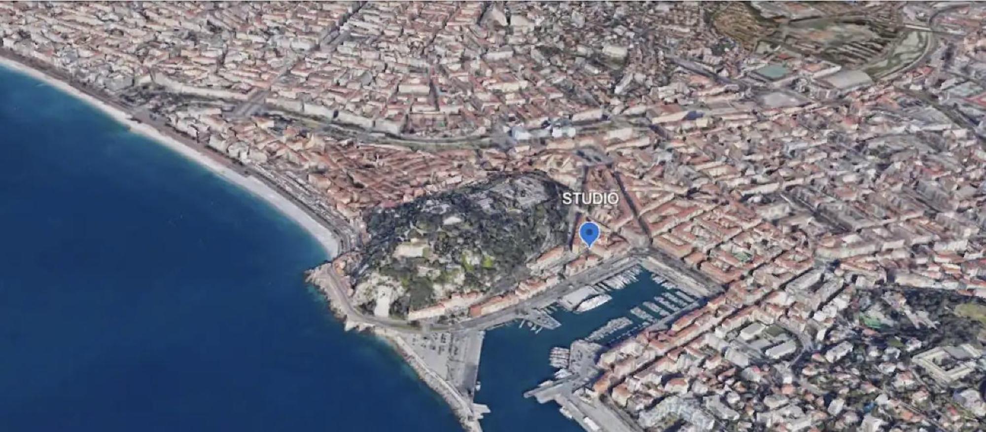 - Port De *