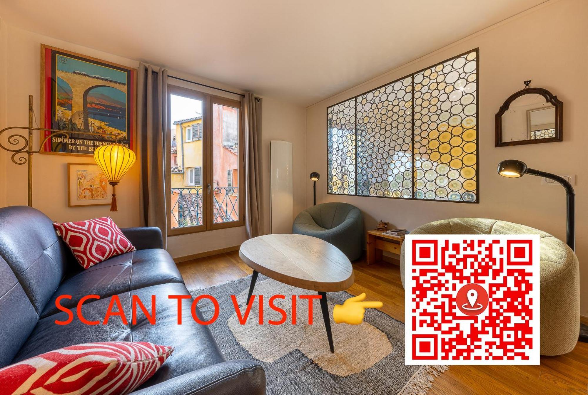 Spacious And Bright Flat Close To The : Heart Of Old Apartamento