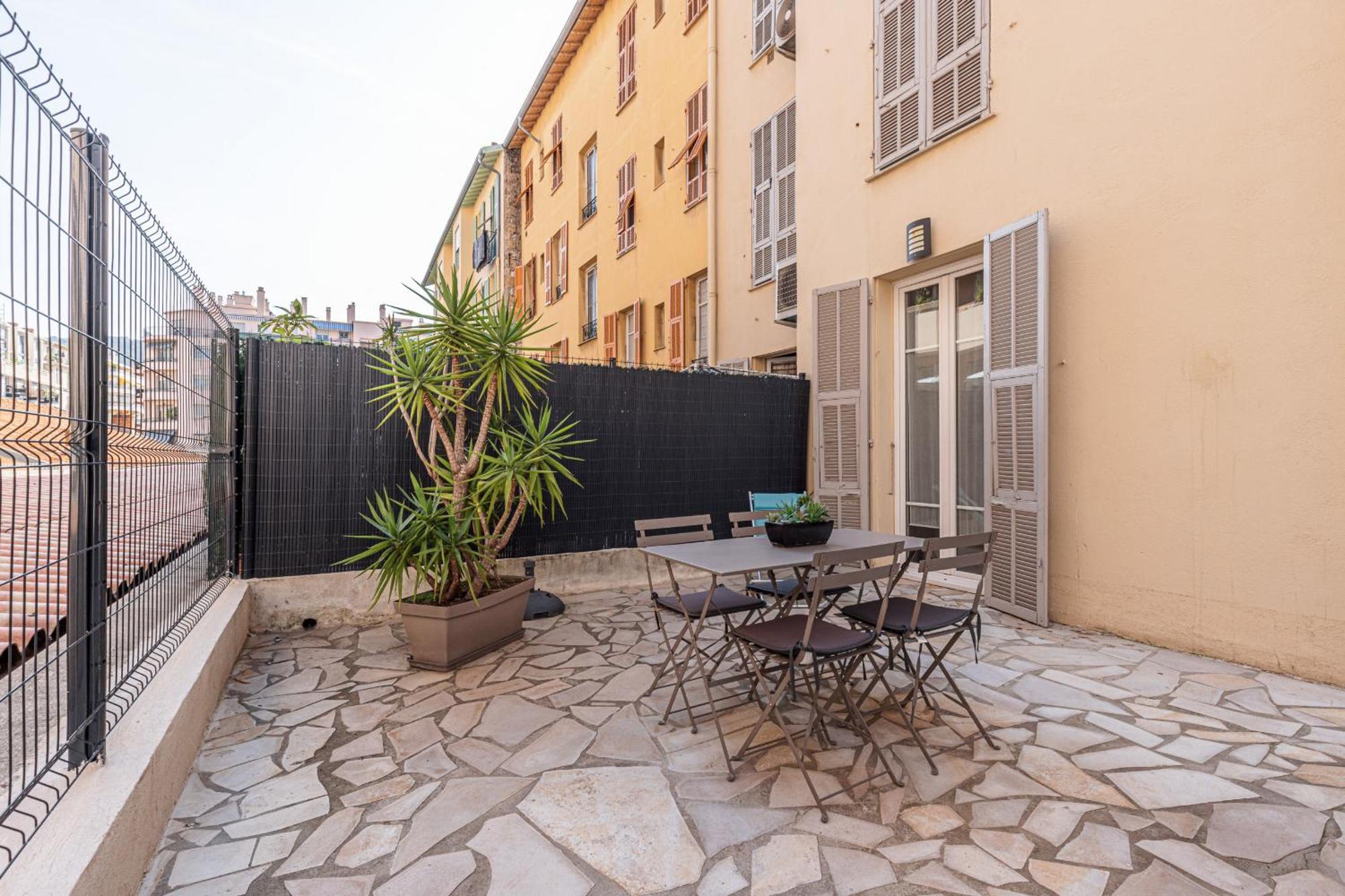 Apartment Large Terrace 1 Bdr Near Garibaldi Square