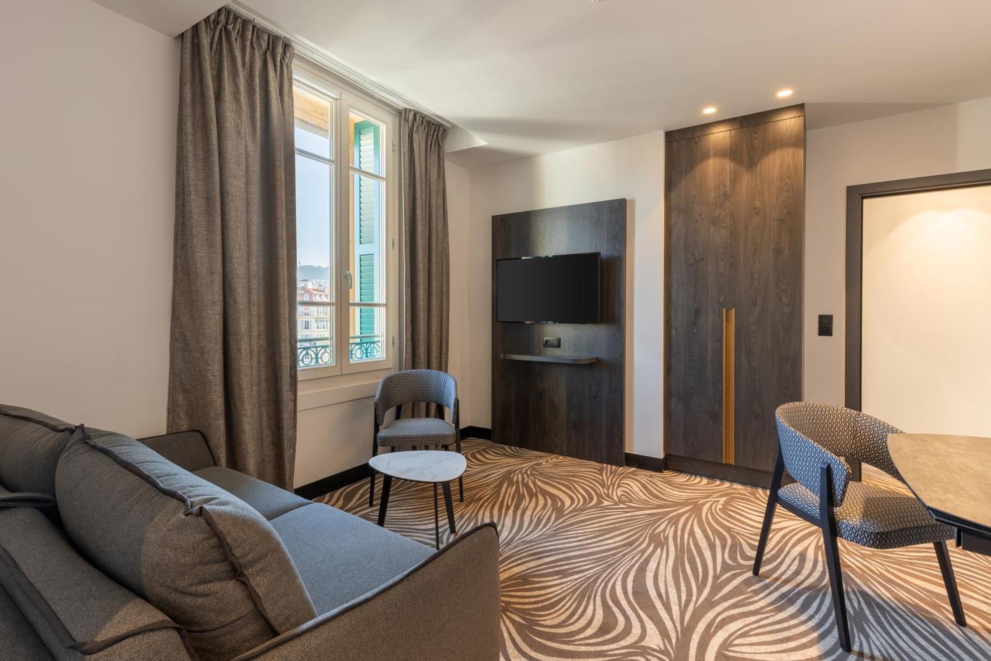 Hotel Apollinaire