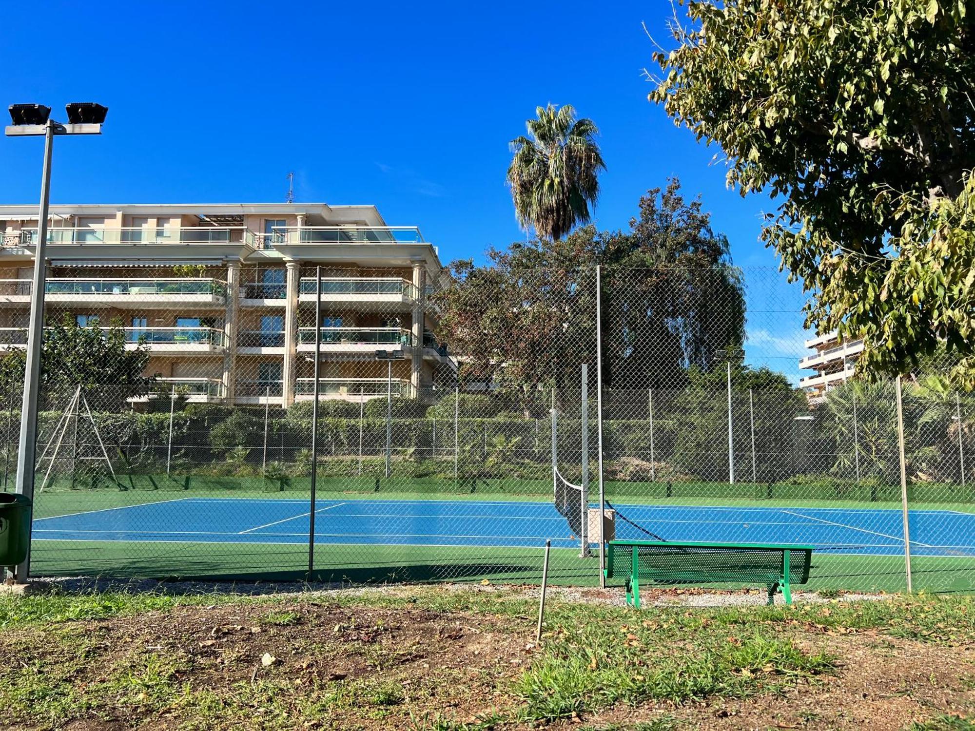 Seaside Pool And Tennis Nice