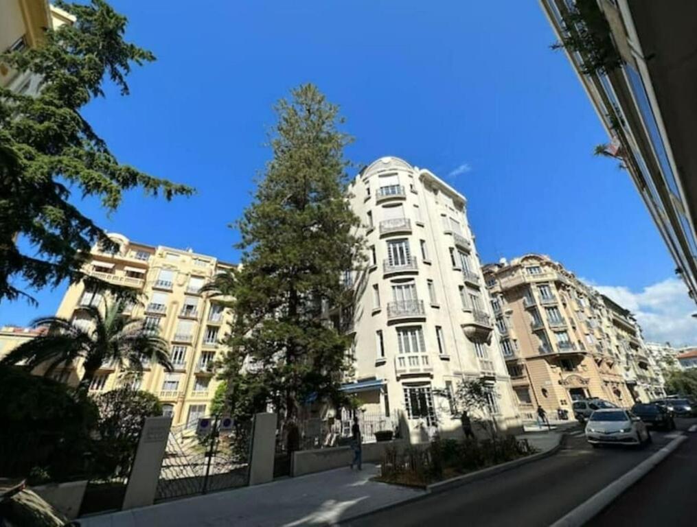 Apartment Luxe Center: 3-bedroom With Parking Near *