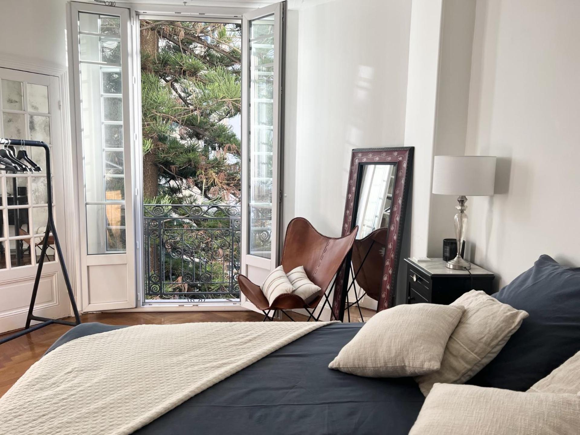 Luxe Center: 3-bedroom With Parking Near * Nice