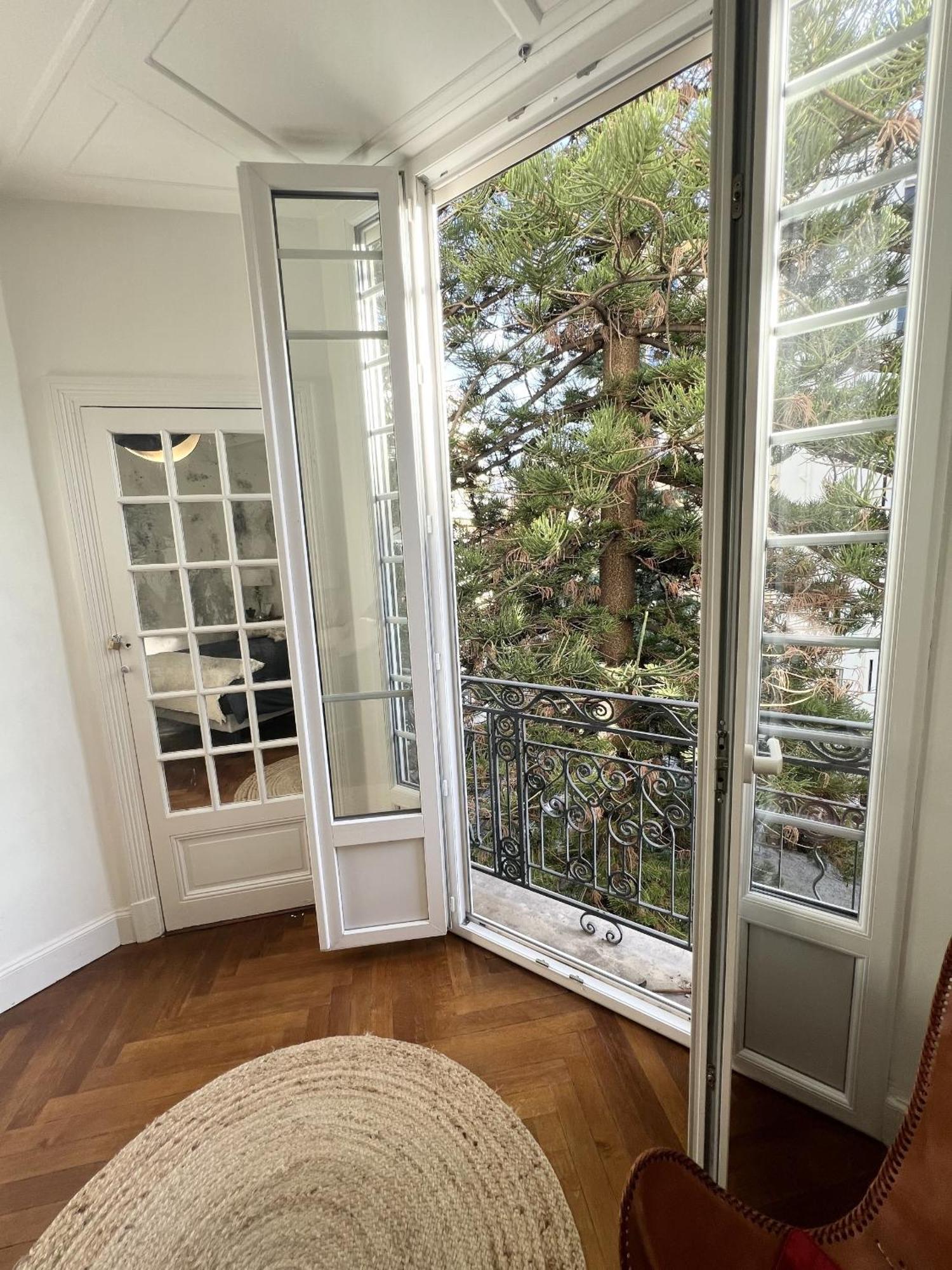 Luxe Center: 3-bedroom With Parking Near * Nice