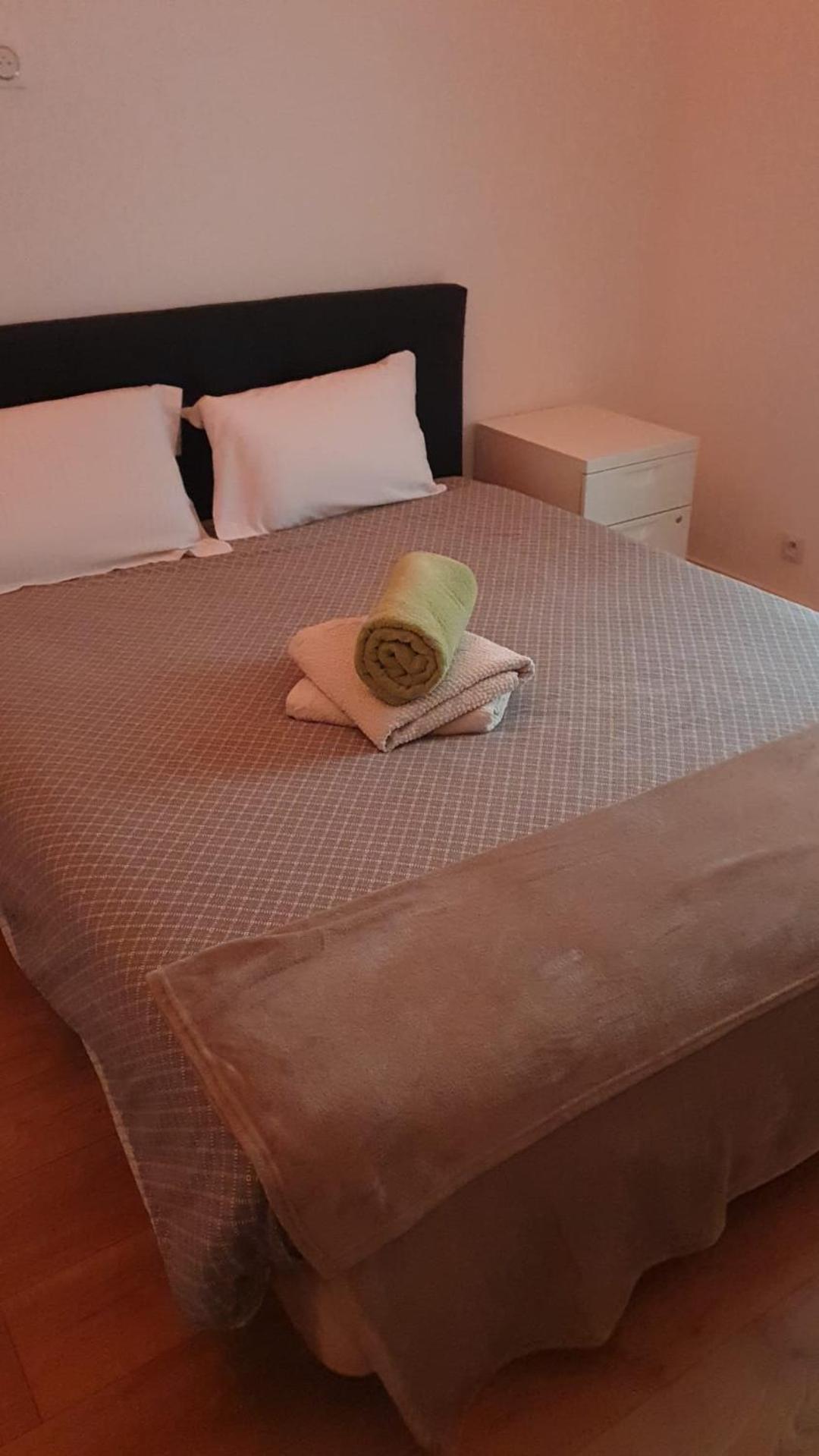 Sea View Port Apartment *