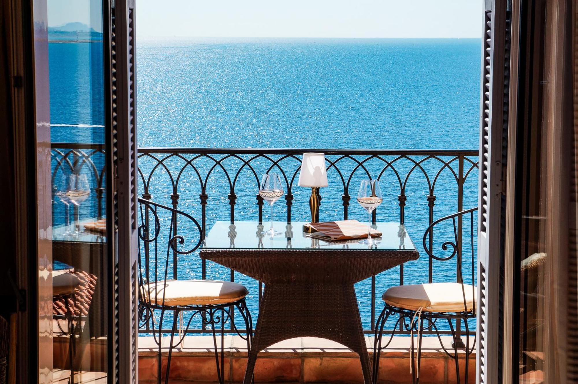 Hotel La Perouse Baie Des Anges Nice