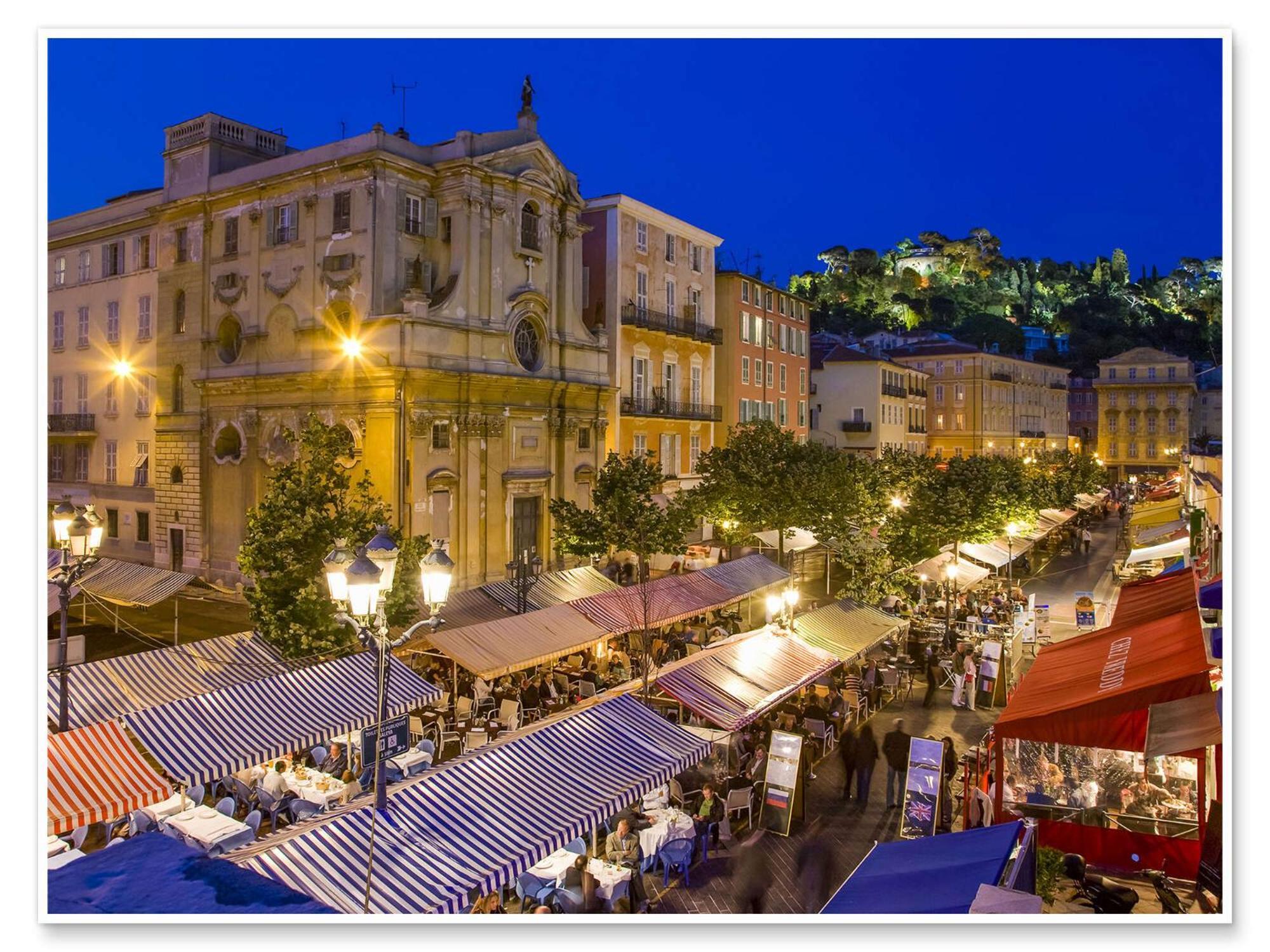 Promenade: Spacious Air-conditioned Near Apartment *