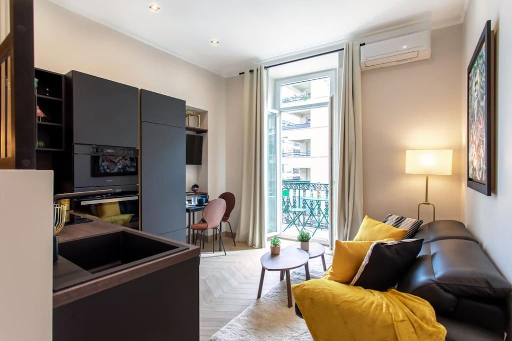 L37 F1 2 Min De La Balcon & Clim Apartment