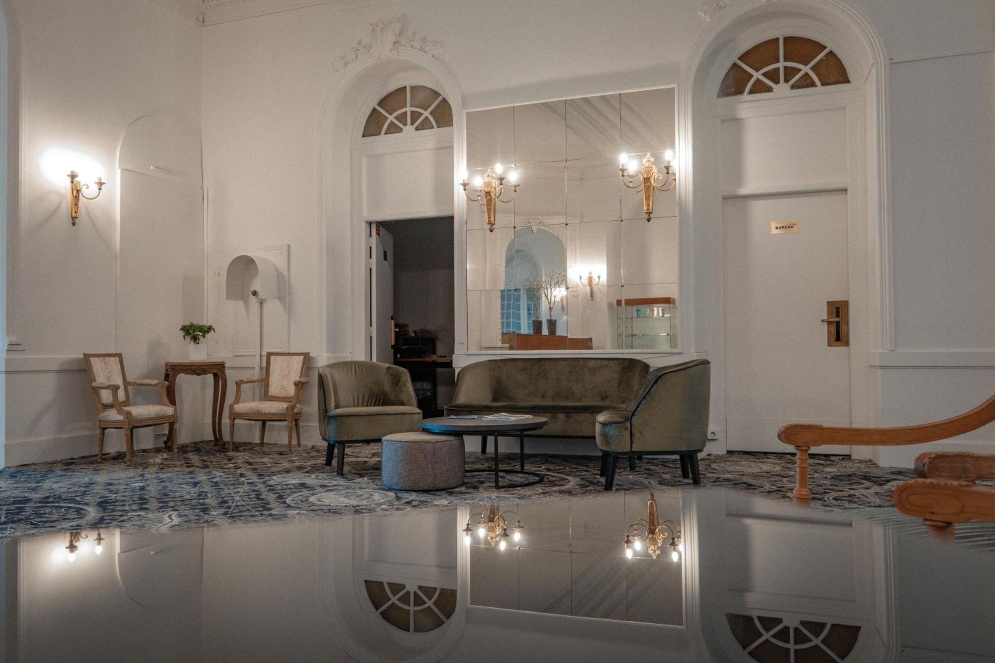 Le Royal Promenade Des Hotel 3*