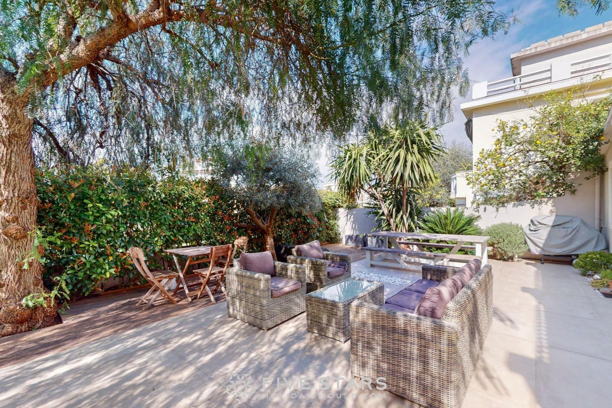 La Roche Aux Mouettes Fshh * Nice