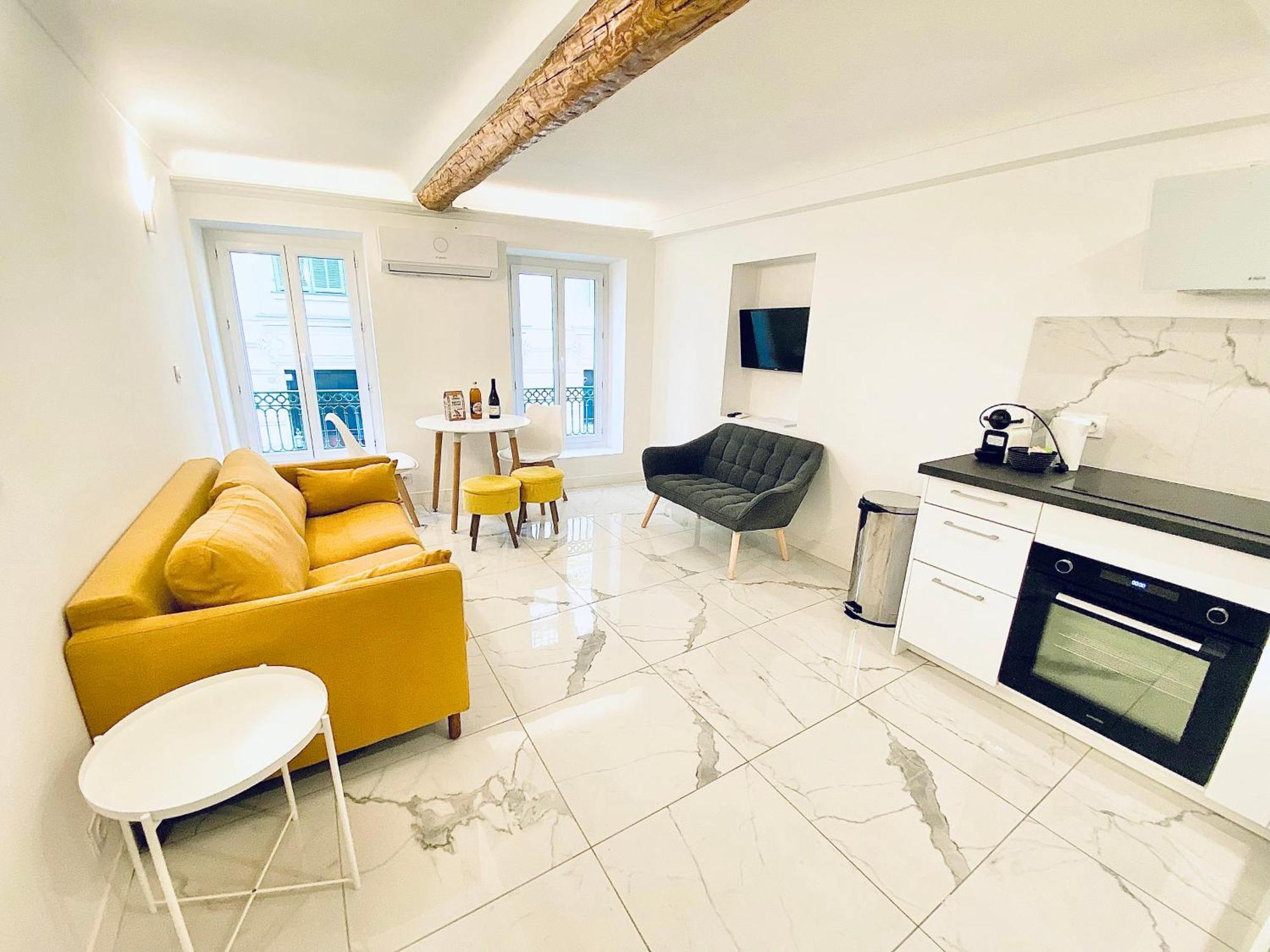 Apartment T3 Carre D'or Plein Centre