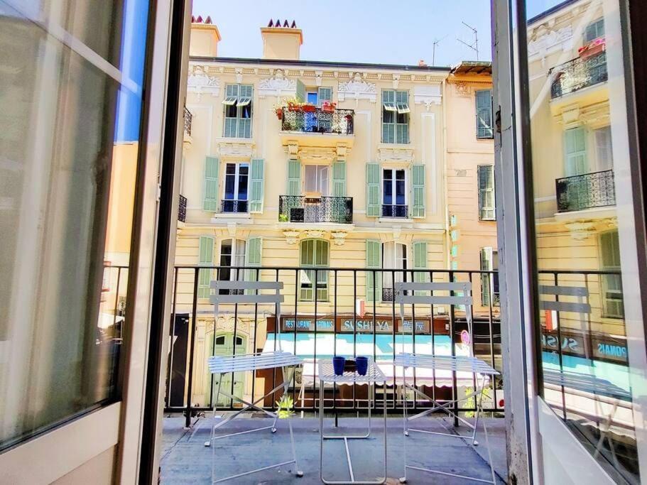 Apartment Center, Chic For 2-4, Balcony, Ac Nice