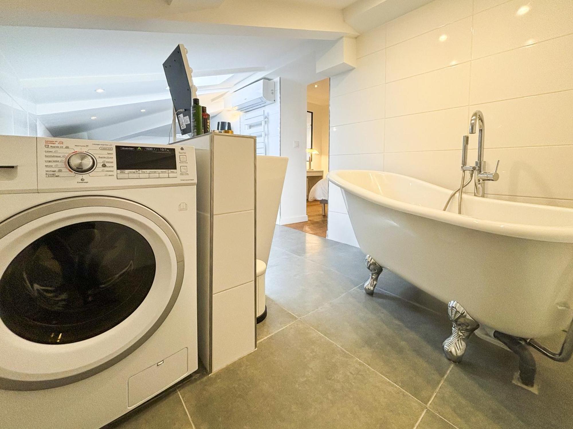 Cours Saleya - Wifi, Ac, 2pers, Apercu Mer Apartment