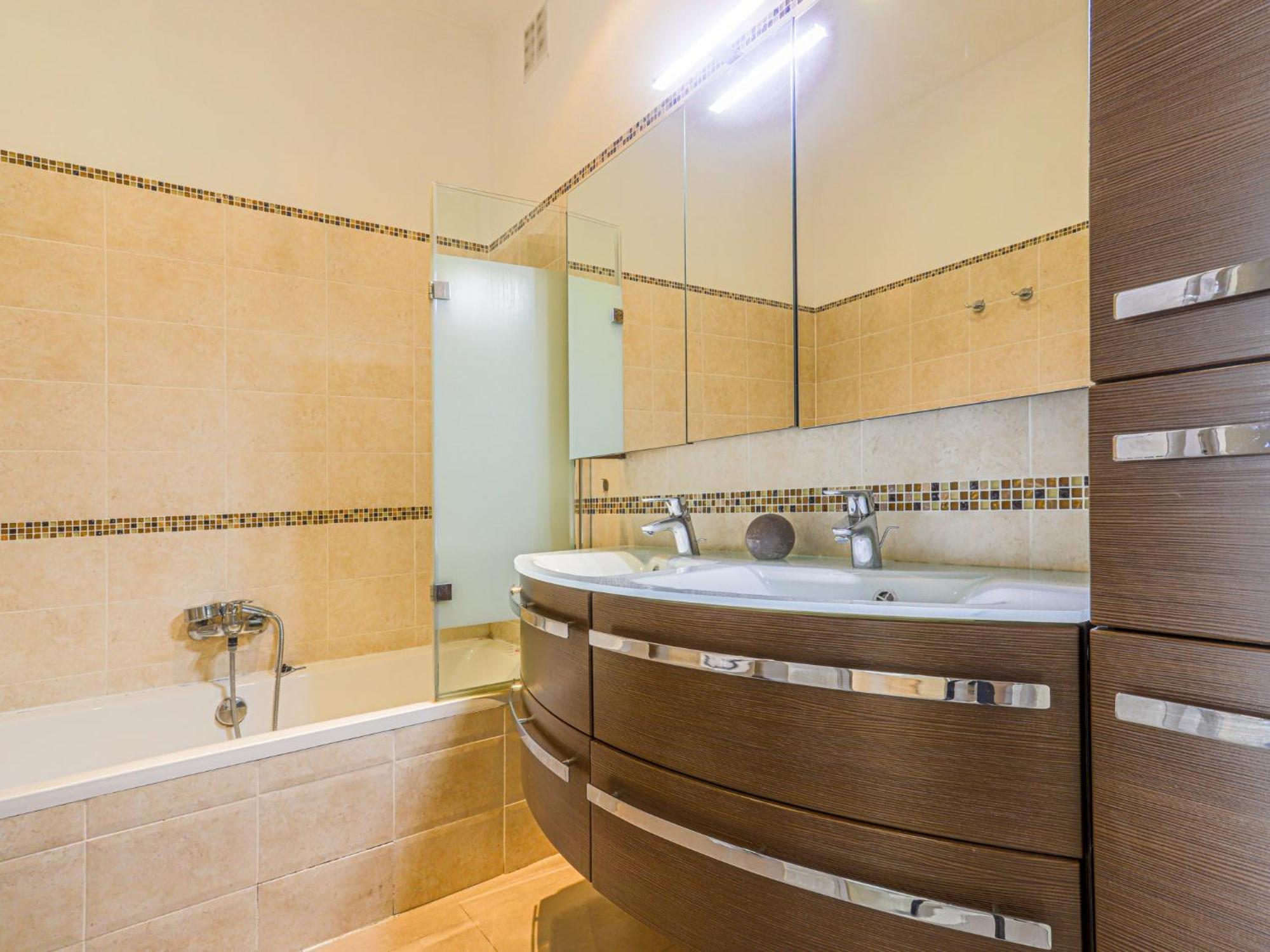 Le Victor Hugo By Interhome Apartment *