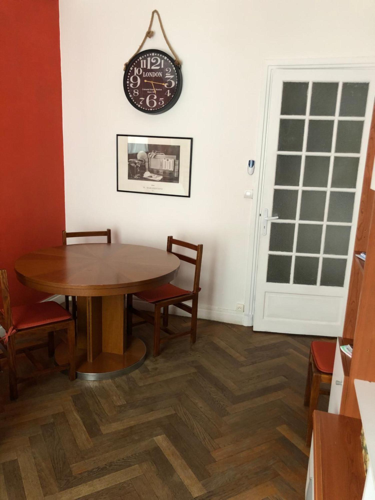 Station Apartment *