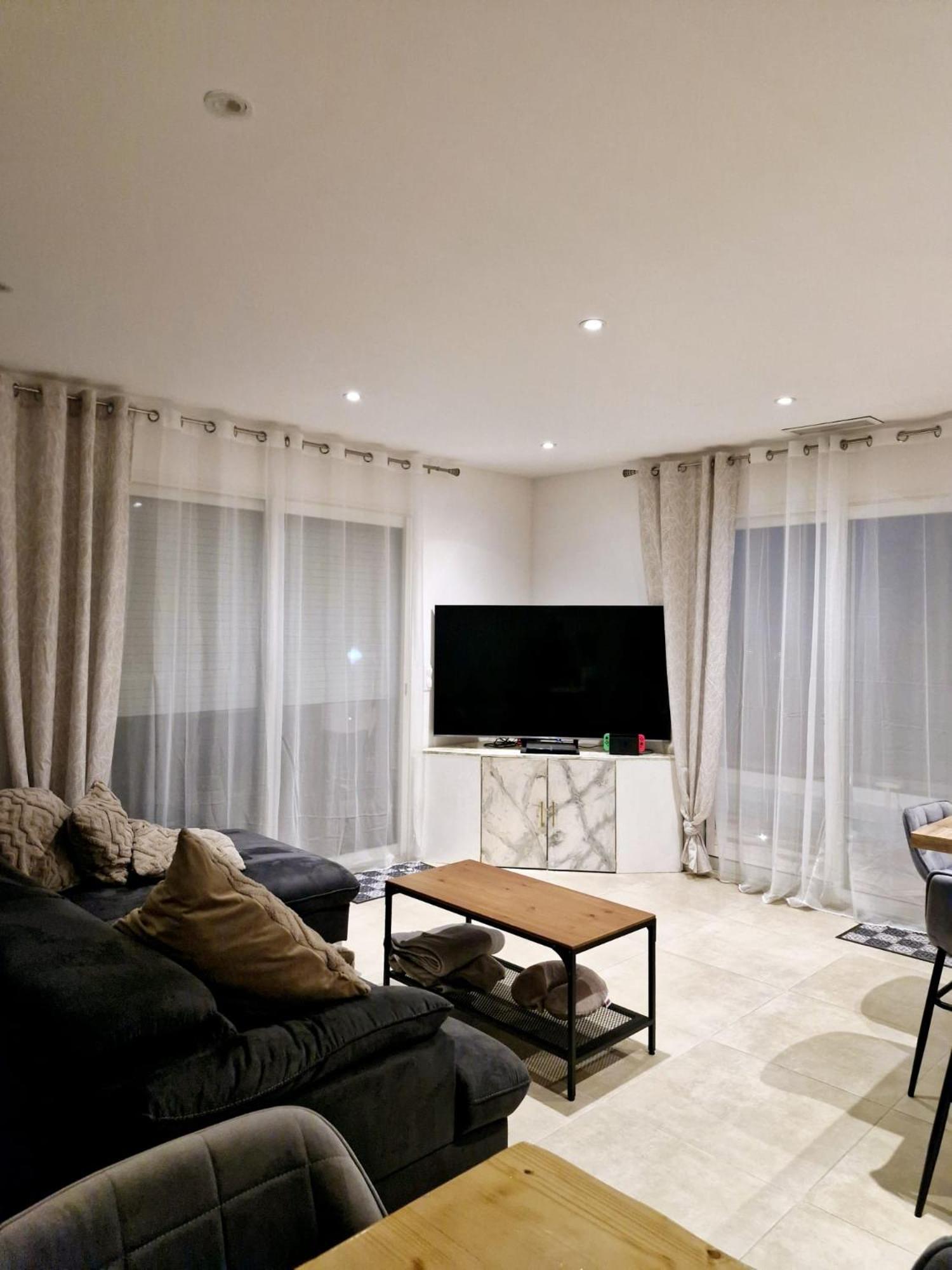 Nice, Magnifique Vue Avec Piscine Villa Nice