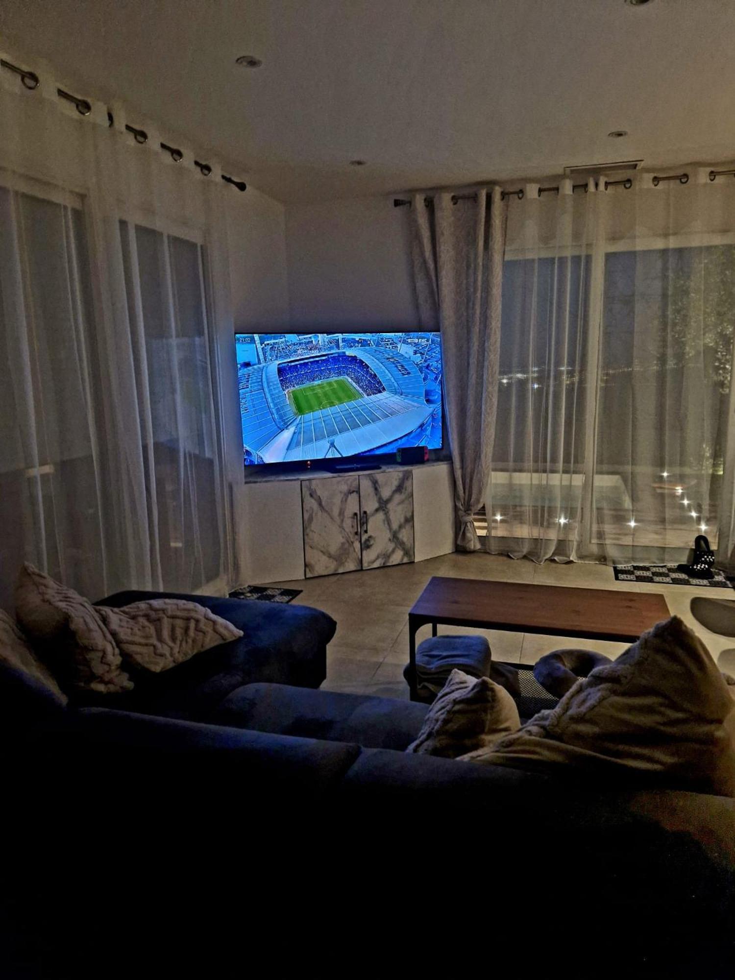 Nice, Magnifique Vue Avec Piscine *