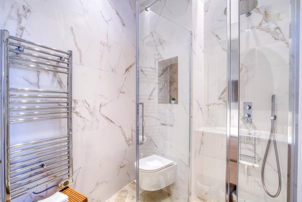 Apartment 4 Stars Palais Hermitage, 5 Pers, Ac, Full Confort *