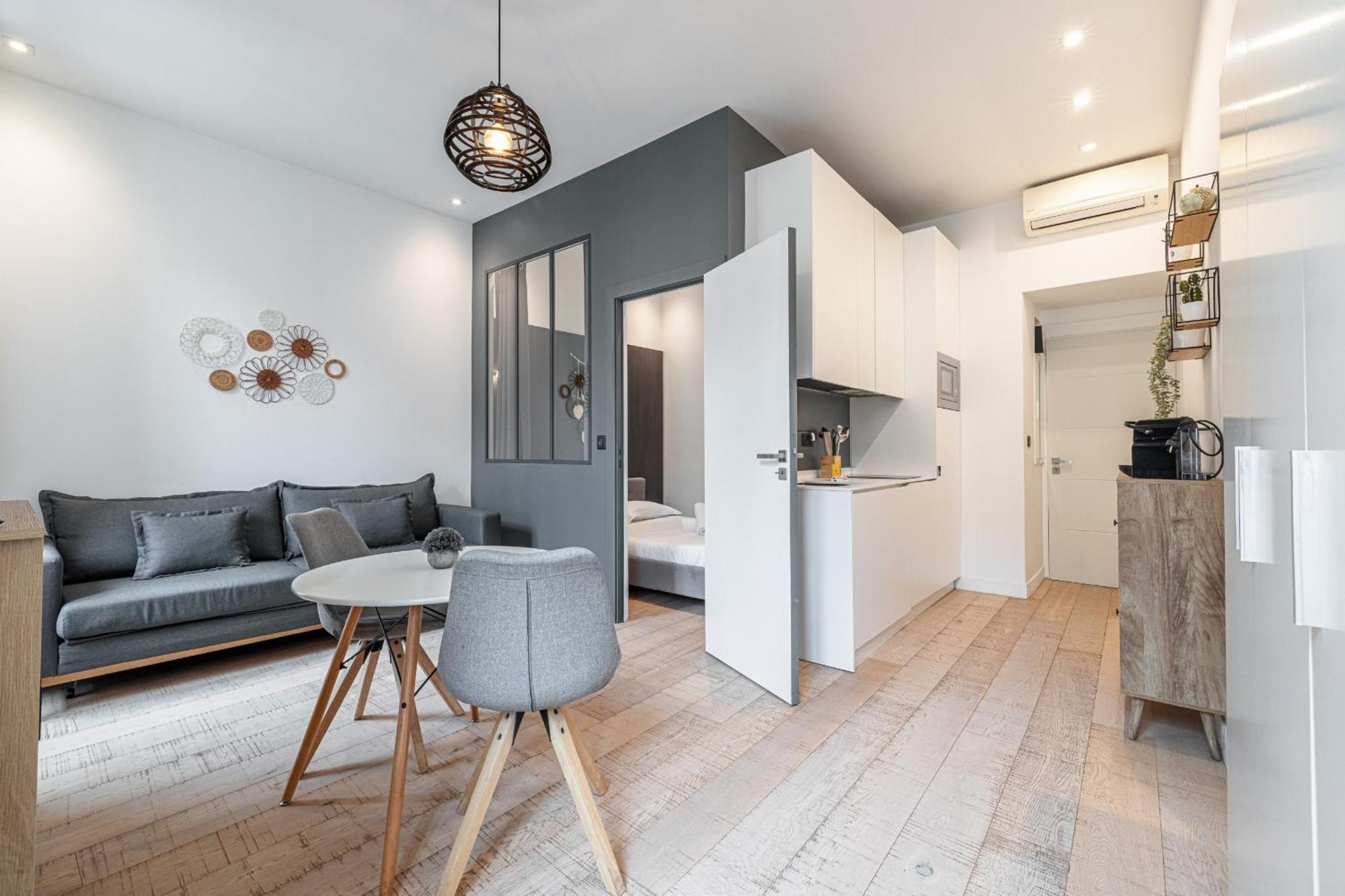Cozy 1 Bdr Downtown Nice