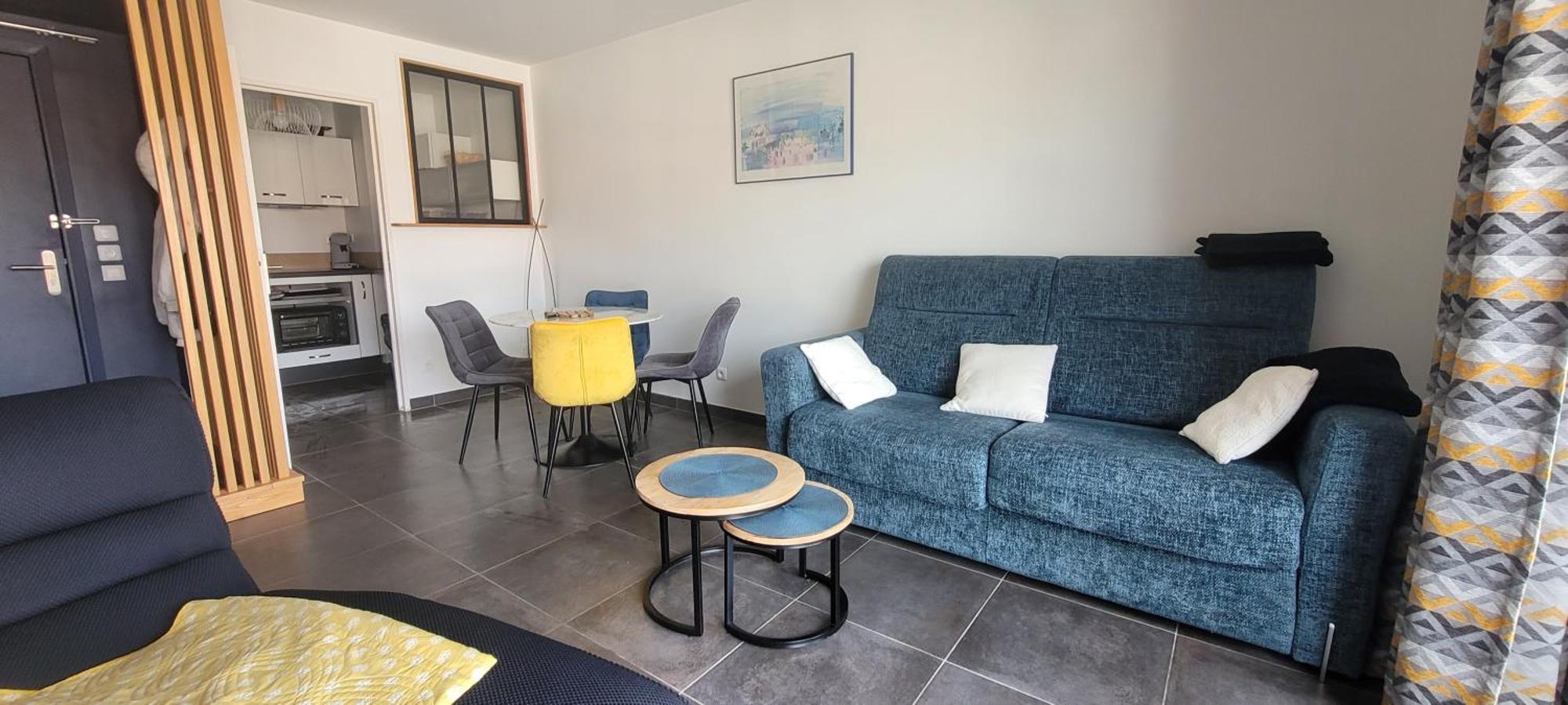 Pretty Flat, 100m Promenade In City Center Apartment