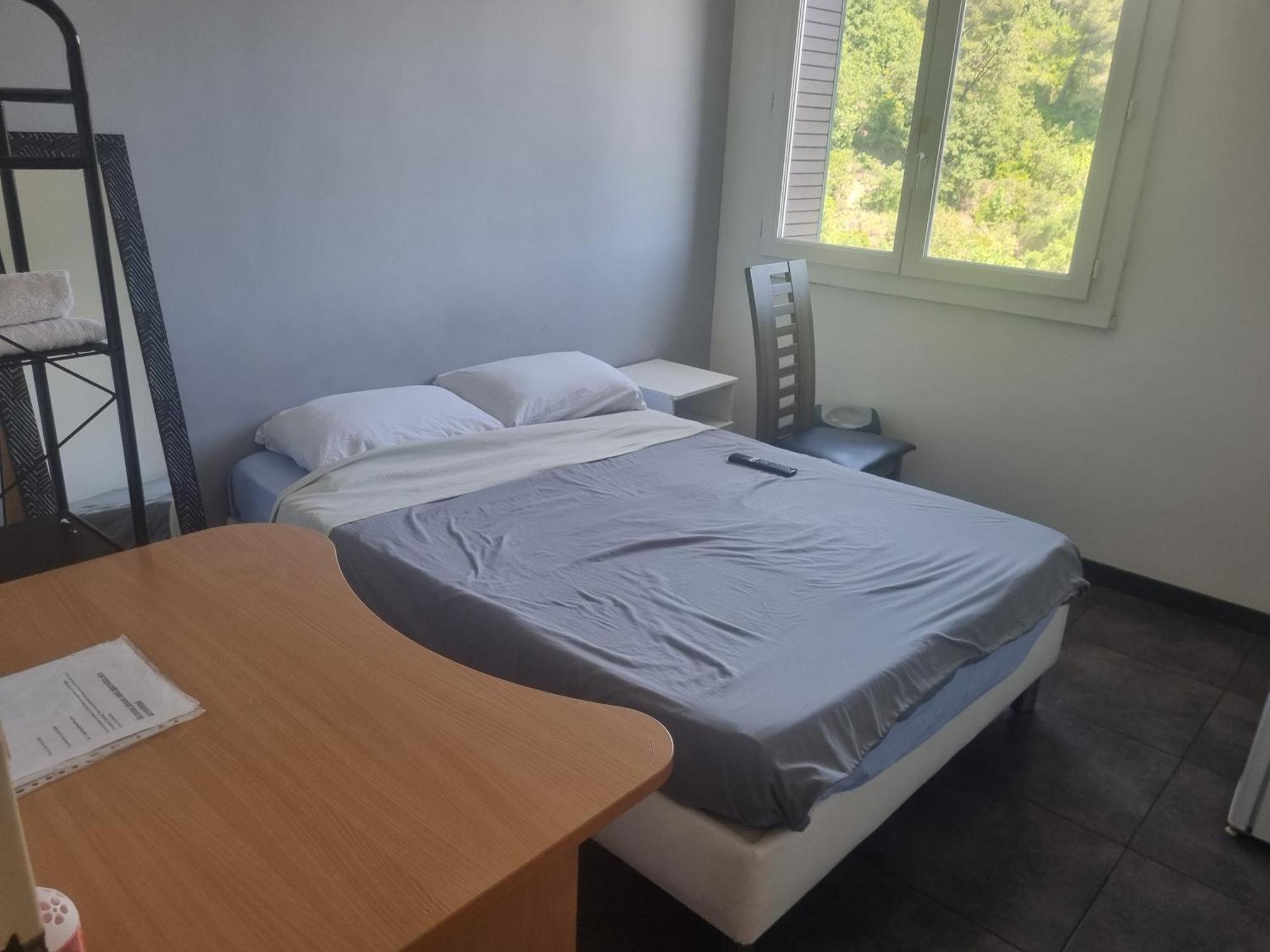 Seaside Tram Haven: Budget-friendly With Kitchen And Views Nice