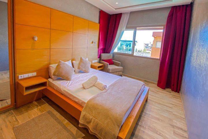 De Luxe Capitaine Hotel
