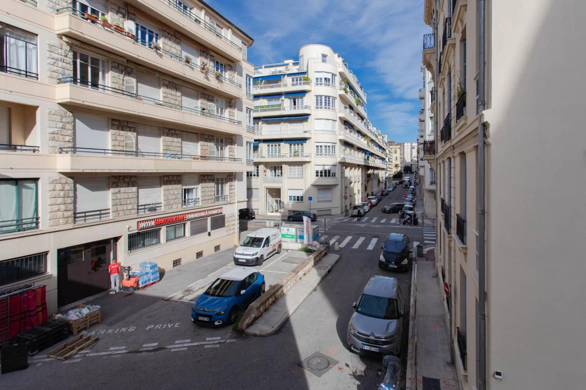 Apartment La Porte Bleue Furnished Flat
