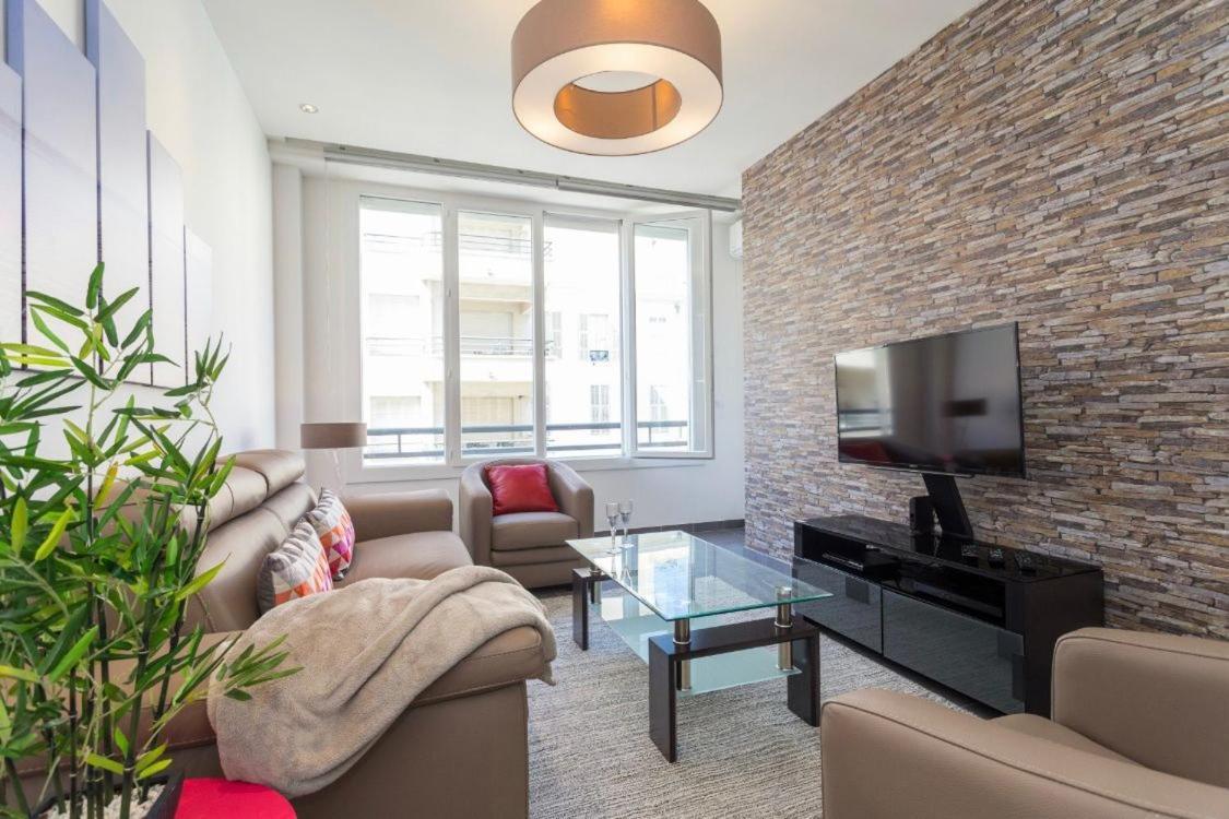 Royal Near The Beaches