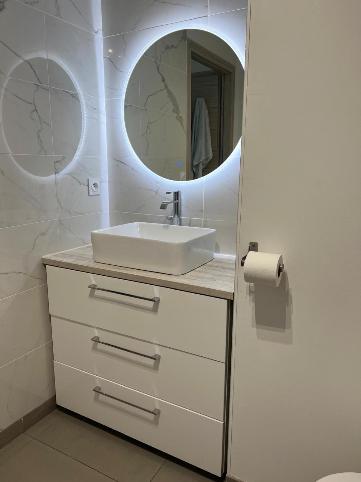 Appartement Joli 3 Pieces Ensoleille Sur Les Hauteurs De