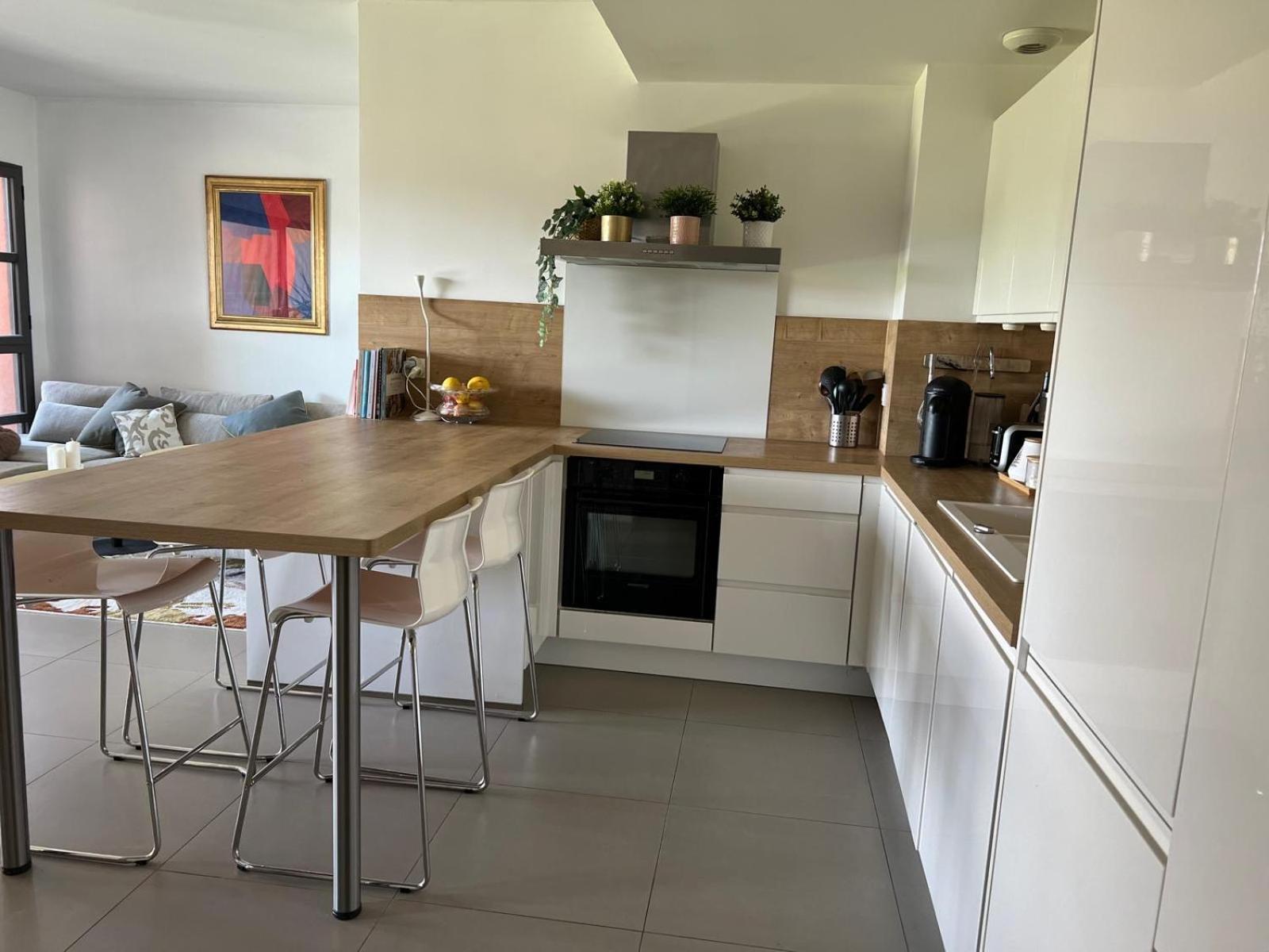 Appartement Joli 3 Pieces Ensoleille Sur Les Hauteurs De *