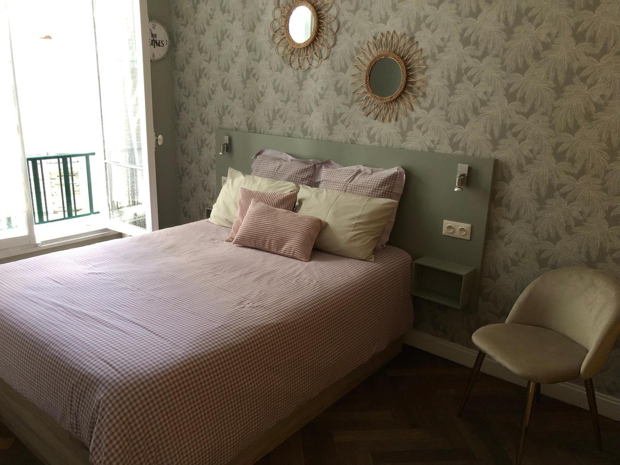 Station Apartment *