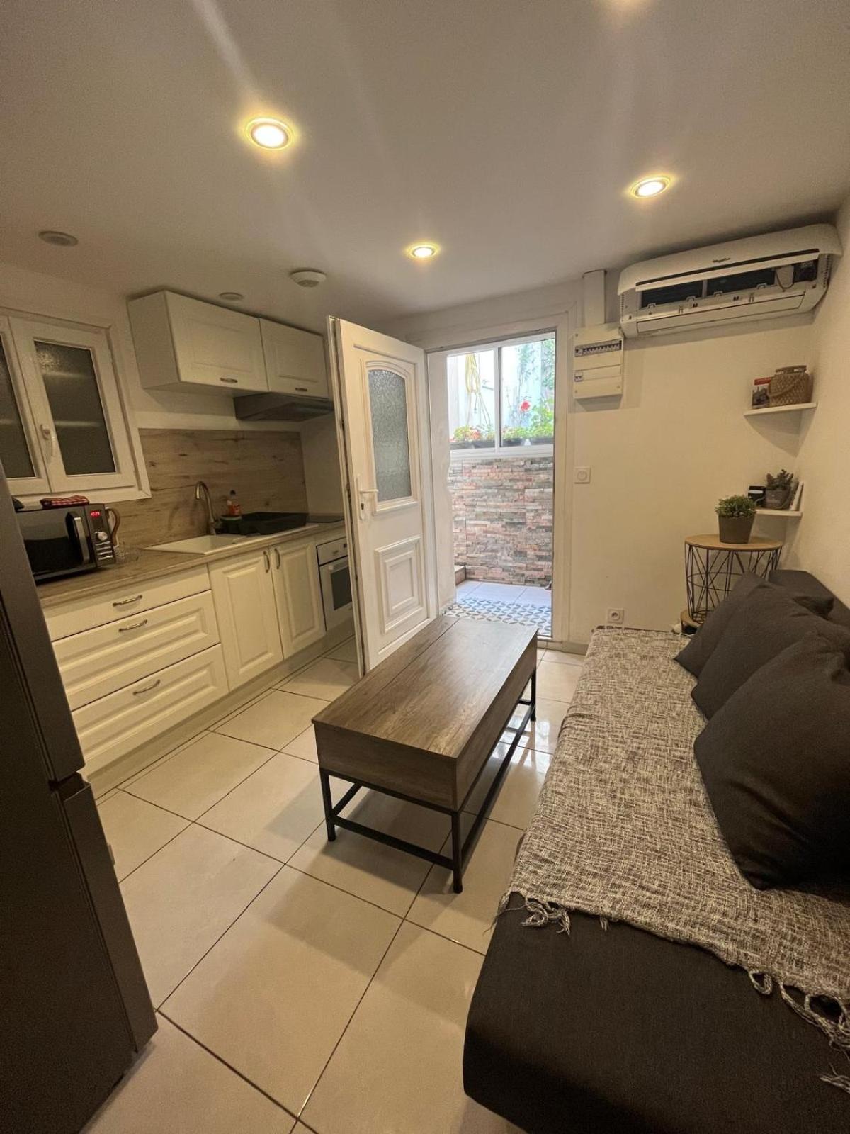 Apartment Jolie Proche Et Aeroport Salon Avec Cuisine Nice