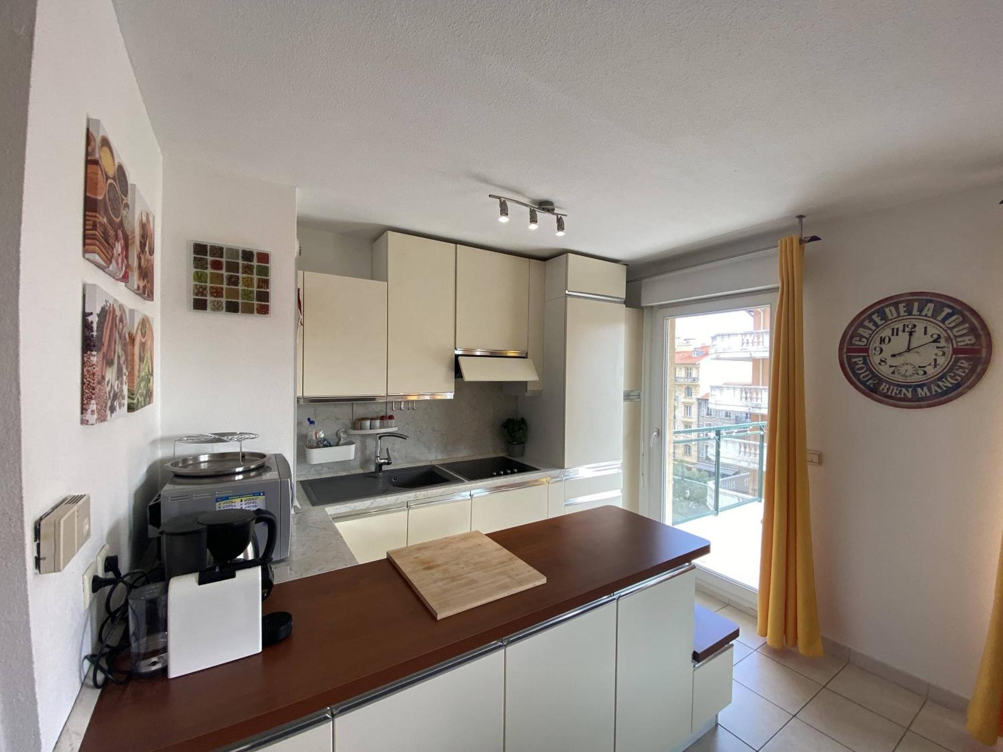 Magnan 2p-piscine, Clim, Parking * Nice