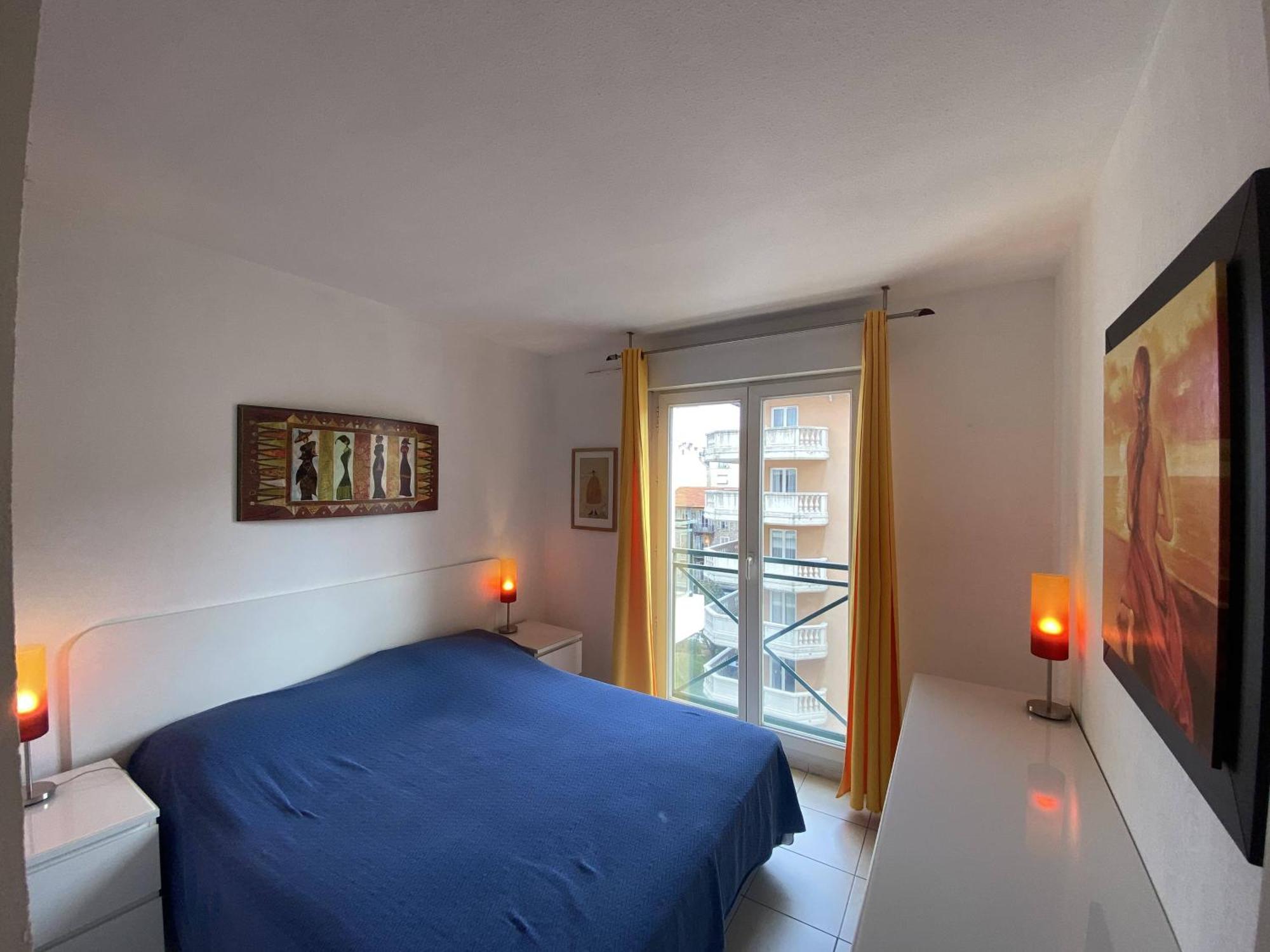 Magnan 2p-piscine, Clim, Parking * Nice